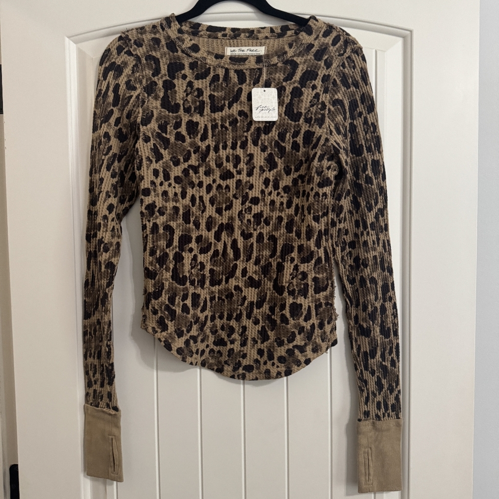 NWT FREE PEOPLE WE THE FREE Pretty Little Thermal Top In Leopard MSRP $58 Size M - Picture 3 of 4